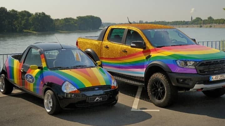 福特自豪地制造了一辆“非常同性恋”的汽车，以回应人的同性恋评论
