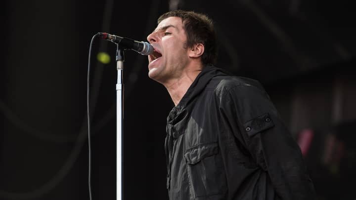 利亚姆·加拉格尔（Liam Gallagher）谈论减少吸烟和酒水的影响“width=