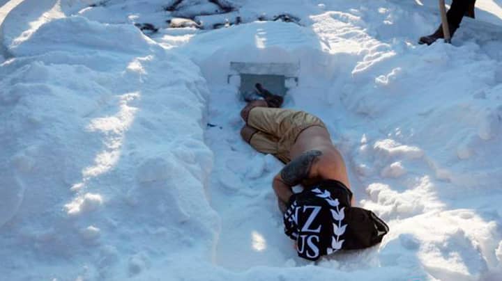 在奇异的情人节特技中，男子活着在雪中埋葬13分钟