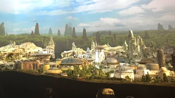 新图片发布了迪士尼的“星球大战土地”