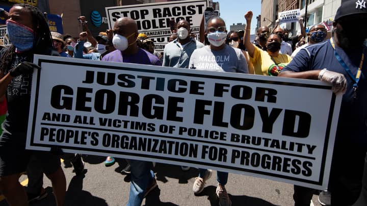乔治·弗洛伊德（George Floyd）去世后，其他三名警察被指控