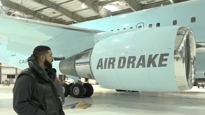德雷克（Drake）炫耀他的私人“空气”巨型喷气