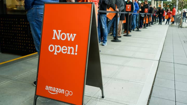 亚马逊GO：亚马逊开设了第一个无现金和无现金超市