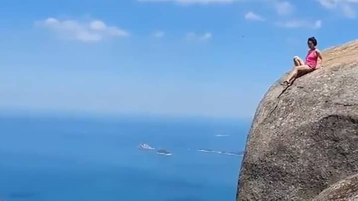 旅游风险在3,000英尺英尺的巴西悬崖上拍摄Instagram的生命危险