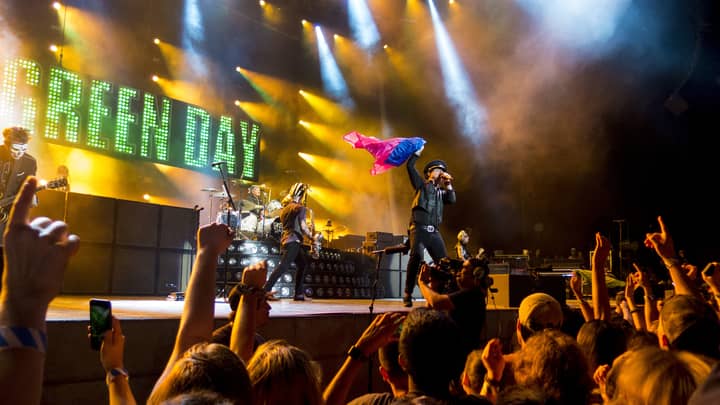 绿色的日子，Weezer和Fall Out Boy Tease Australian和New Zealand Tour