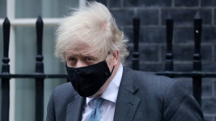 鲍里斯·约翰逊（Boris Johnson）警告秋季需要“ revaccinate”