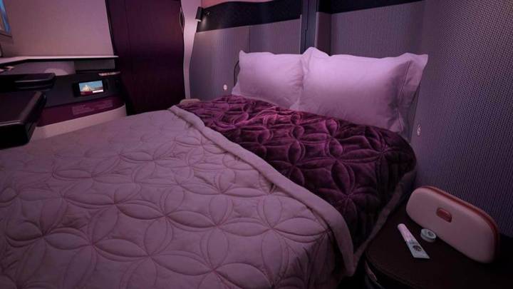 卡塔尔航空公司成为第一个在商务舱上推出双人床的