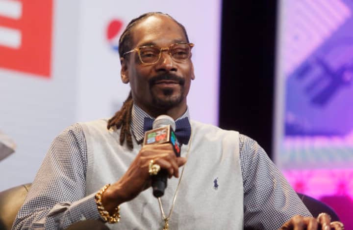 史努比·杜格（Snoop Dogg）称阿尼（Arnie）为“种族主义者”