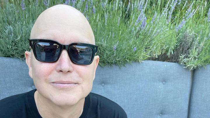Blink-182的马克·霍普斯（Mark Hoppus）说，他与第4阶段癌症作斗争时“化学疗法正在起作用”