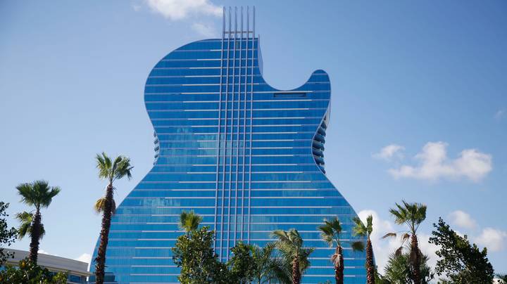 硬石酒店的形状像吉他，在佛罗里达州开放
