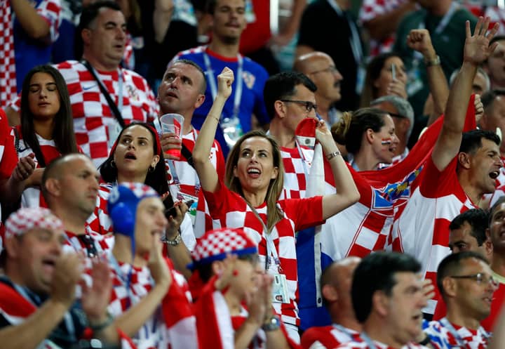 克罗地亚在紧张的点球大战后进入半决赛