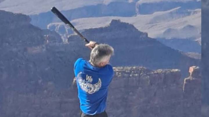 击中棒球进入大峡谷的游客是联邦调查的一部分