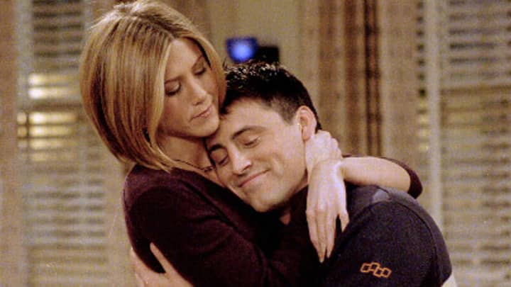 詹妮弗·安妮斯顿（Jennifer Aniston）驳斥了雷切尔（Rachel）应该选择乔伊的“朋友”的粉丝理论“imgWitdh=