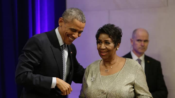 巴拉克（Barack）和米歇尔·奥巴马（Michelle Obama）发表了一份声明，以表彰Aretha Franklin