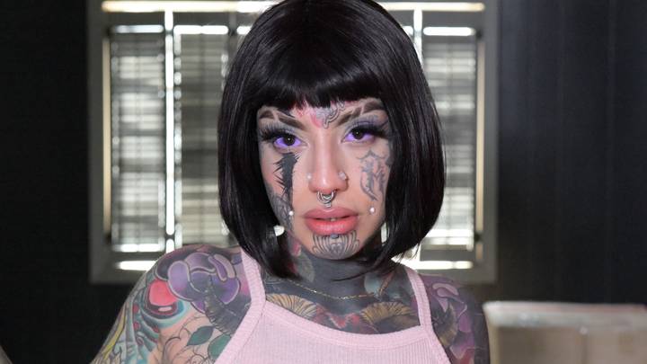一名美工在纹身眼球时搞砸了，导致一名女子双目失明”imgWitdh=