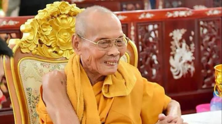 佛教僧侣在死后两个月被挖掘出“微笑”时的“微笑”