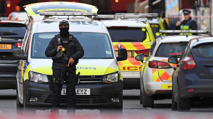 伦敦桥恐怖嫌疑人在现场被警察枪杀