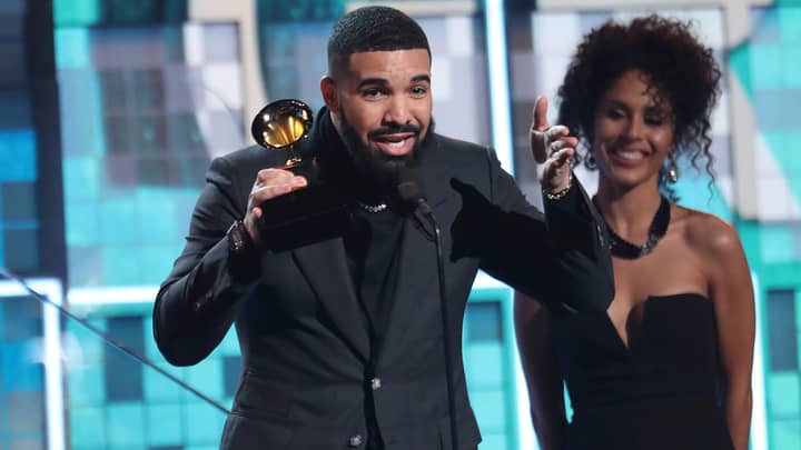 德雷克（Drake）的最佳说唱歌曲的接受演讲被缩短了，因为他解开了格莱美奖