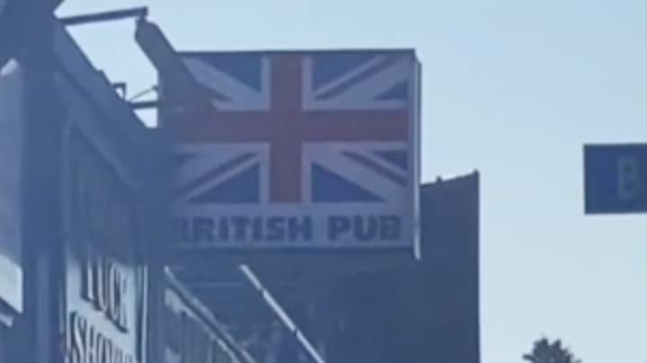 美国人展示英国酒吧在我们身上的样子