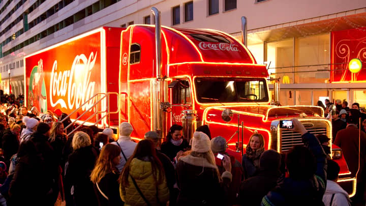 可口可乐巴士在伦敦发现了圣诞节的倒计时开始