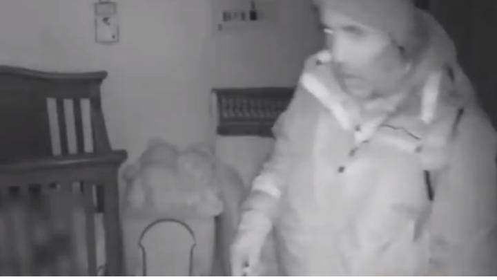 夫妇发现潜伏在他们的婴儿监视器上的窃贼“imgWitdh=