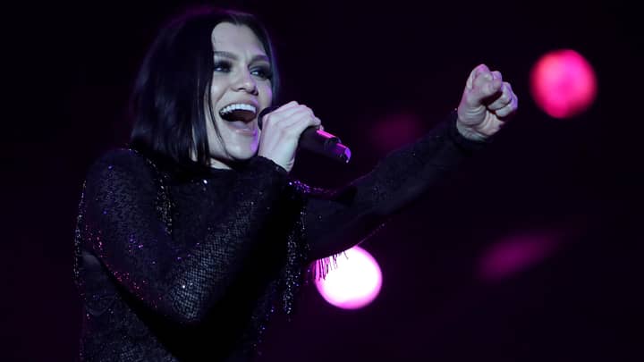 杰西·J（Jessie J）分享了毁灭性的健康更新，这使她无法唱歌