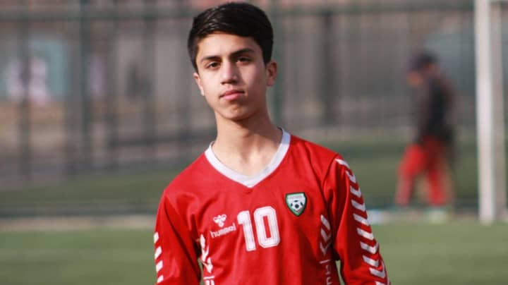 从美国倒下的少年被确定为阿富汗国家足球运动员