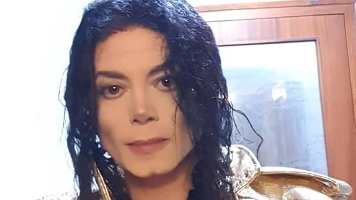 迈克尔·杰克逊（Michael Jackson）模仿者如此相信的球迷，他们要求进行DNA测试