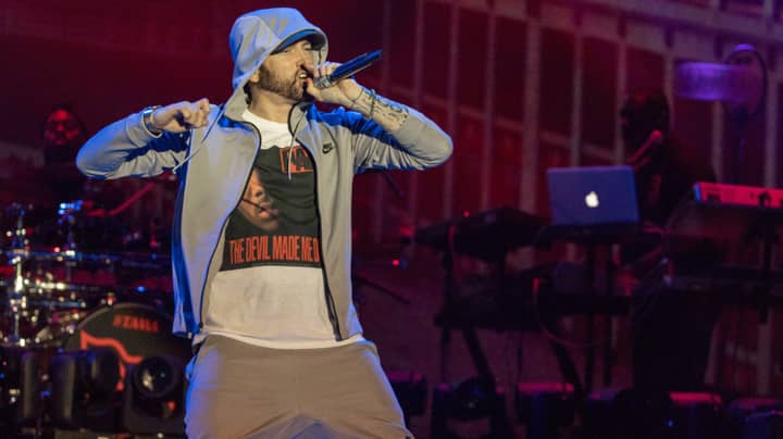 Eminem抨击“恶心”抒情关于Ariana Grande曼彻斯特音乐会在新歌中的轰炸“width=