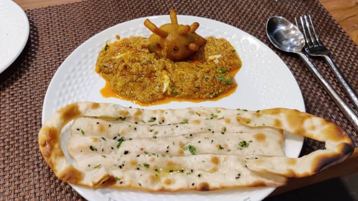 印度餐厅提供“ Covid Curry”和“ Mask” Paratha