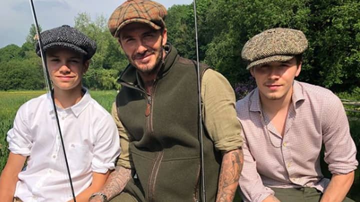 大卫·贝克汉姆（David Beckham）分享了小伙子日钓鱼的照片“width=