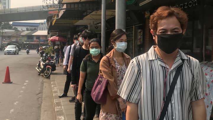 曼谷市民因雾霾咳血