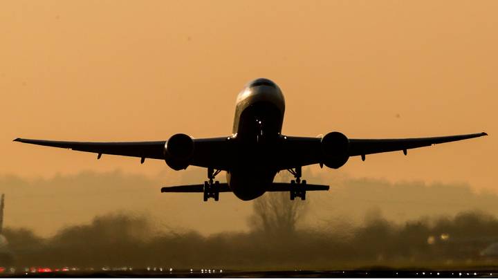 专家警告国际航空旅行直到2023年才会恢复正常