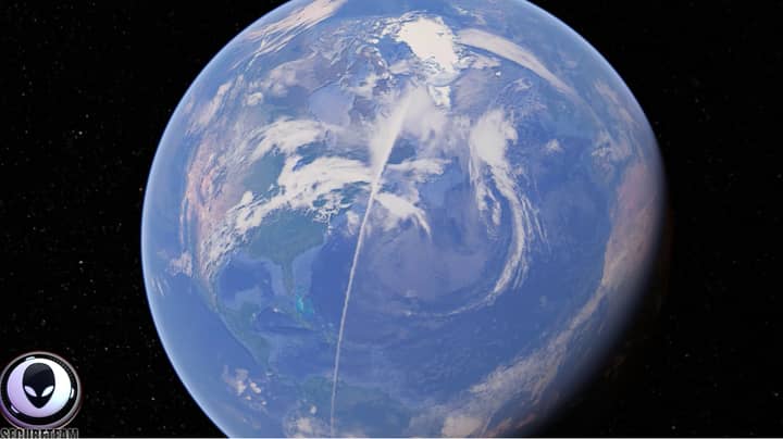 跨越13,000英里在Google Earth上捕获的奇异白线