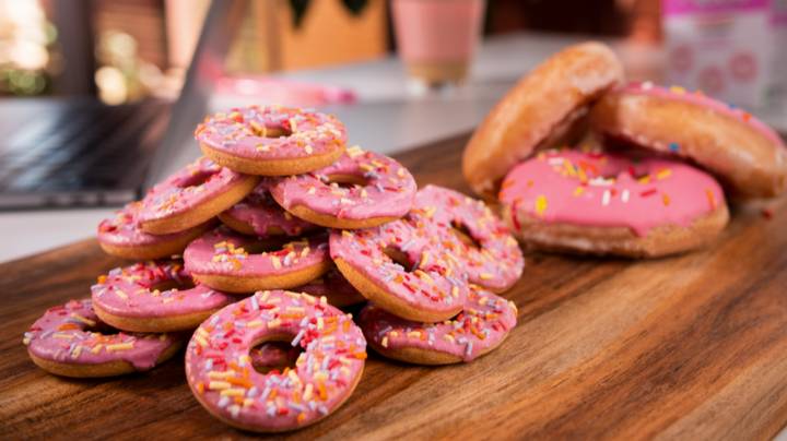 Arnott与Krispy Kreme合作推出受甜甜圈启发的TeeVee Biccies
