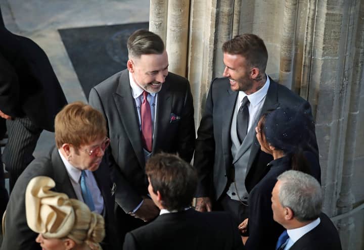 2018年皇家婚礼：人们失去了大卫·贝克汉姆和埃尔顿·约翰·吻的情节