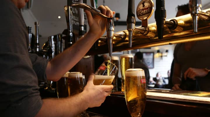 自2001年以来，英国四分之一的酒吧已经关闭