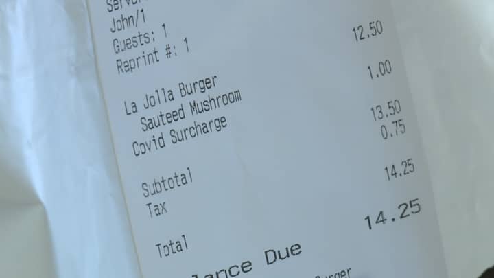 美国餐厅介绍COVID-19附加费，以应对上升的成本