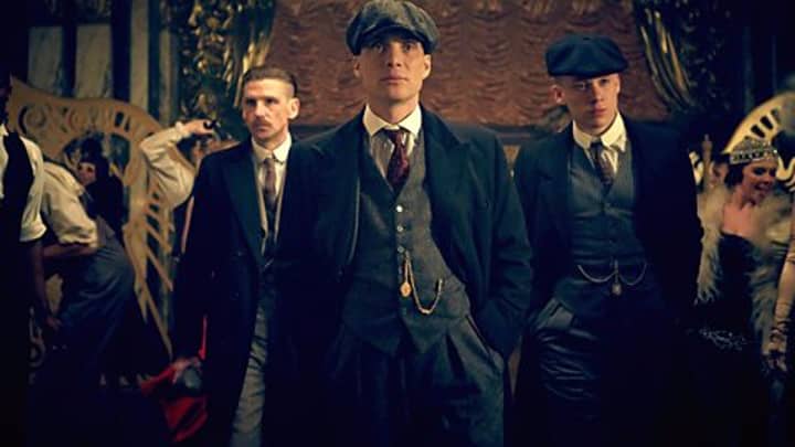 新系列“ Peaky Blinders”出现的第一张图像