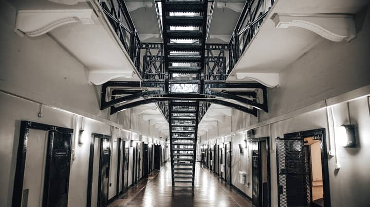 囚犯在死囚牢房中度过了40年，不再有资格接受死刑