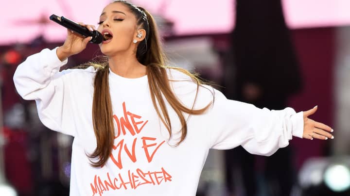 Ariana Grande向曼彻斯特袭击周年纪念发出爱情信息
