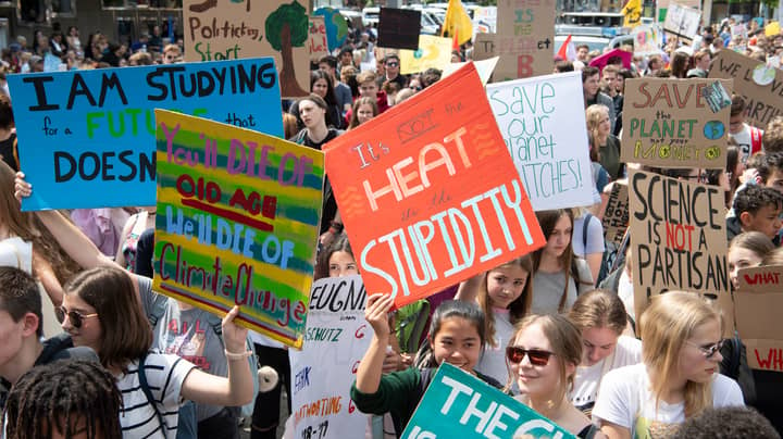 今天有成千上万的澳大利亚学生将在街上游行以进行气候变化