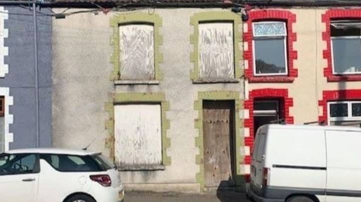 废弃的怪异房屋被遗弃了40多年的拍卖“width=