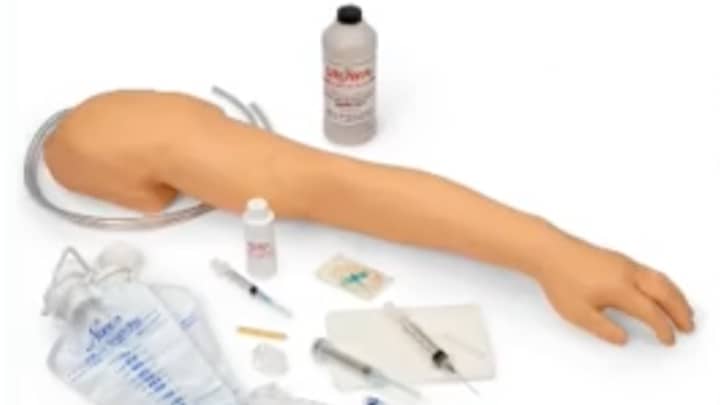 墨尔本反vaxxer卖出了1,500美元的假手臂，以避免获得covid-nok-n jab