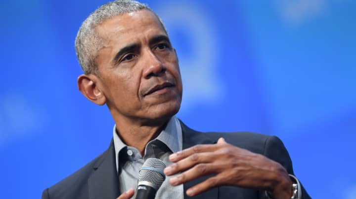巴拉克·奥巴马（Barack Obama）说，年轻人的行动主义给了他希望“width=