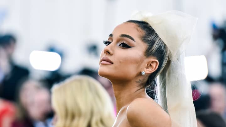 阿丽亚娜·格兰德（Ariana Grande）在新专辑中向曼彻斯特轰炸受害者致敬