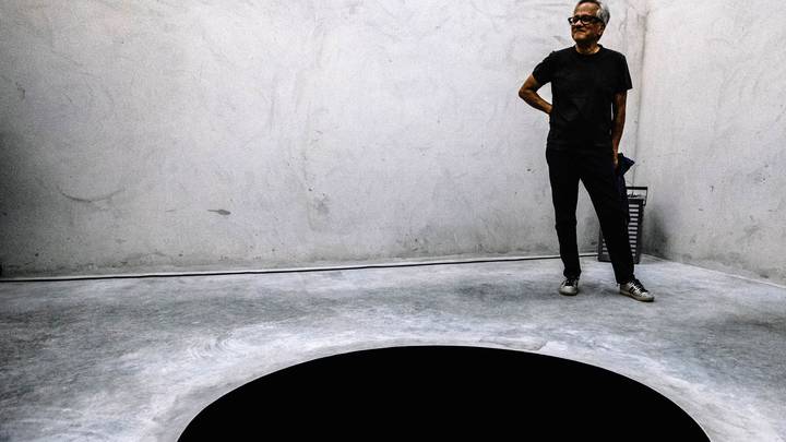 意大利男子陷入“黑洞”博物馆展览后住院