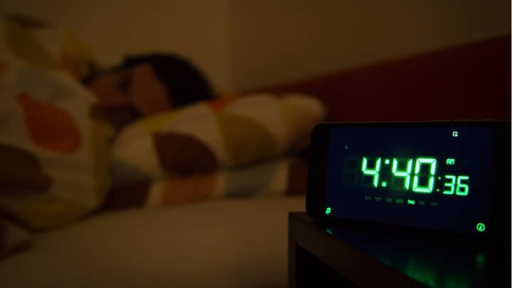 夜晚的睡眠不足会增加与阿尔茨海默氏症相关的化学物质“width=