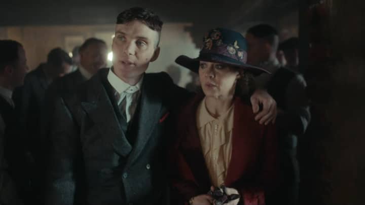 西里安·墨菲（Cillian Murphy）向后期的山峰盲人联合主演海伦·麦克罗里（Helen McCrory）致敬