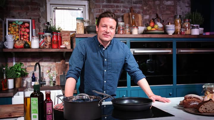 杰米·奥利弗（Jamie Oliver）的餐厅帝国崩溃了，造成1,000个有风险的工作